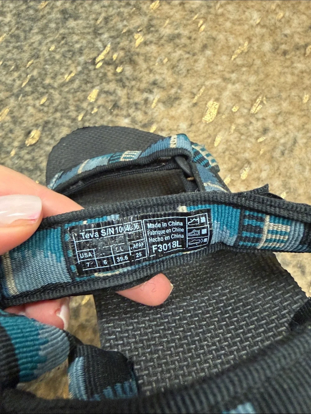 Teva mens Blue Patterned Sport Sandals | size 7